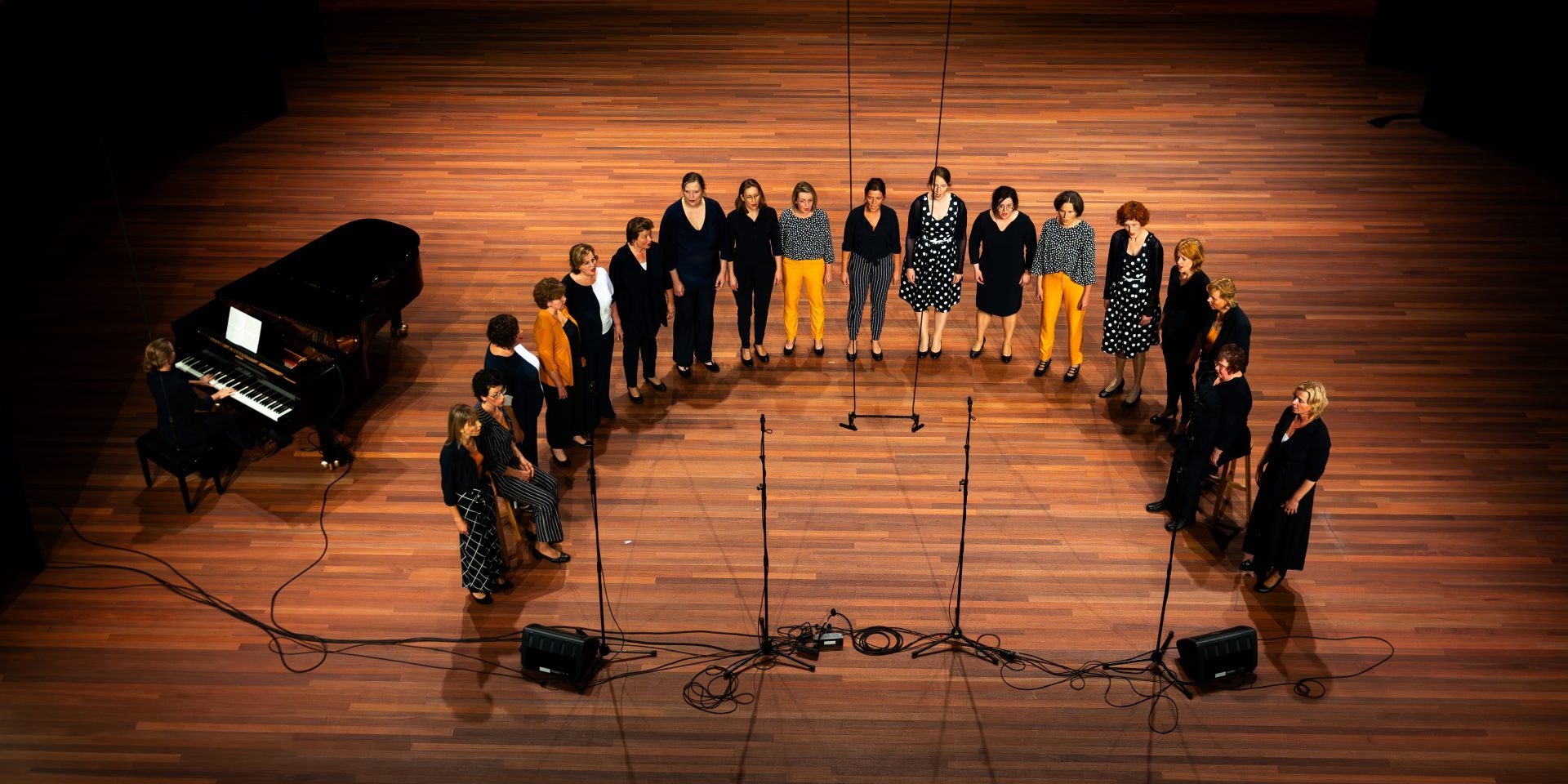 Vocal Ensemble Quint onder leiding van Esther Zaad.